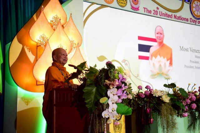 พระบาทสมเด็จพระเจ้าอยู่หัว ทรงพระกรุณาโปรดเกล้าฯ ให้ พลเอกสุรยุทธ์ จุลานนท์ ประธานองคมนตรี เป็นผู้แทนพระองค์ในพิธีเฉลิมฉลองวันวิสาขบูชา วันสำคัญสากลของโลก ครั้งที่ ๒๐