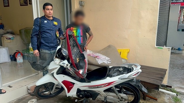 ชลบุรี-หนุ่มใหญ่หวิดเข้าซังเต หลังใจดี ให้ที่พักหนุ่มเดนคุกโจรลักรถ ผู้เสียหายพาตำรวจรวบคาบ้าน