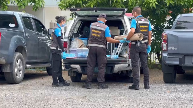 สงขลา-ตำรวจสงขลา นำ 5 ผู้ต้องสงสัยตรวจสอบเขม่าดินปืน คาดปมธุรกิจผิดกฎหมาย จึงต้องฆ่า