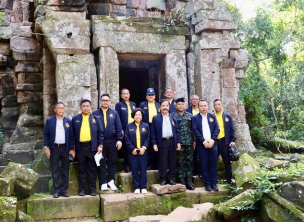 คณะกรรมาธิการการทหารและความมั่นคงของรัฐ วุฒิสภา ลงพื้นที่เพื่อติดตามสถานการณ์ชายแดนไทย – กัมพูชา และเยี่ยมกำลังพลของกองกำลังสุรนารี พร้อมทั้งมอบสิ่งของเพื่อเป็นขวัญกำลังใจ ณ จังหวัดสุรินทร์