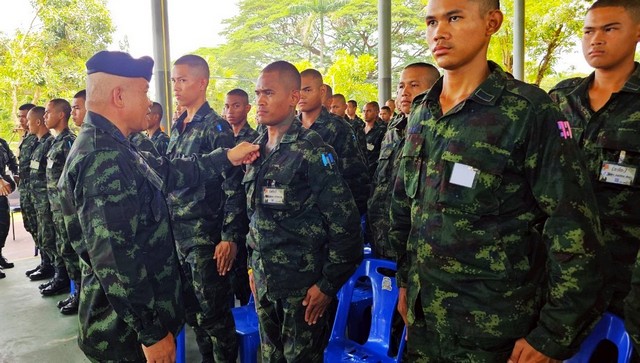 (สุรินทร์) พลตรี วีระยุทธ รักศิลป์ รอง แม่ทัพภาคที่ 2(1) พบปะทหารใหม่ ผลัดที่ 1/68 ในพื้นที่จังหวัดสุรินทร์