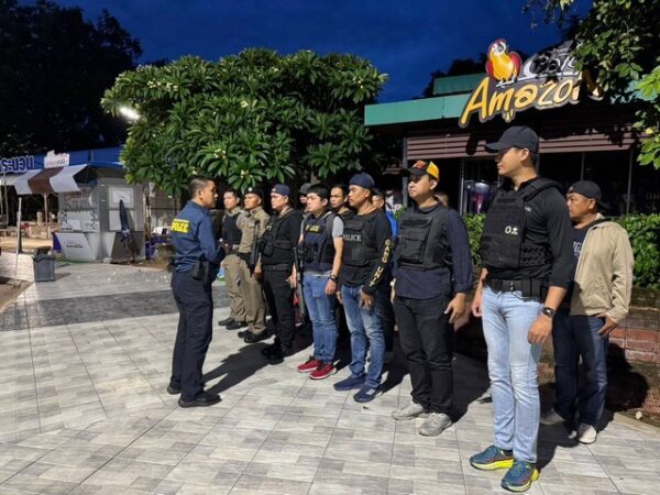 ตำรวจท่องเที่ยวอีสาน ขยายผลรวบเครือข่ายที่จำหน่ายยาเสพติดให้กับชาวต่างชาติที่กลืนยาบ้าซุกซ่อนในช่องท้อง