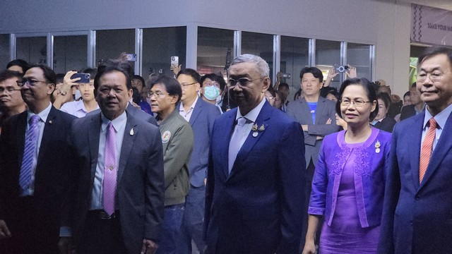 ปทุมธานี อดีต รมว.ศึกษา เปิดแหล่งการเรียนรู้และแสดงนวัตกรรมหุ่นยนต์และเทคโนโลยีล้ำสมัย Robot Realm