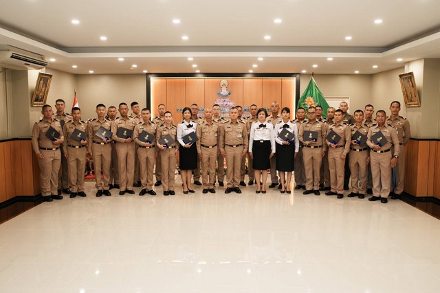 ทัพเรือ ปิดอบรมการป้องกันนิวเคลียร์ ชีวะ เคมี โฆษกหมีร่วมรับประกาศนียบัตร