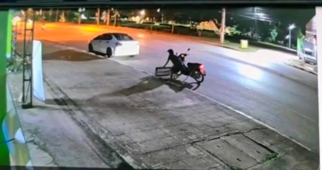 กาฬสินธุ์สาวติดกล้องจับภาพโจรขโมยบันไดเหล็กทางขึ้นบ้าน