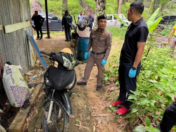 พังงา-โจรใจกล้า!!!จี้เสมียนลานปาล์มน้ำมันผู้ใหญ่บ้านฉกเงินสดกว่าแสนบาท