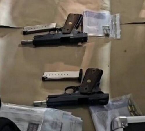 สระบุรี ตำรวจตรวจสอบรถแหกโค้ง เหินข้ามเกาะกลางถนน ไร้เงาคนขับ ค้นรถเจอ ตลึงพบยาบ้า 3.2 ล้านเม็ด มูลค่ากว่า 12 ล้านบาท