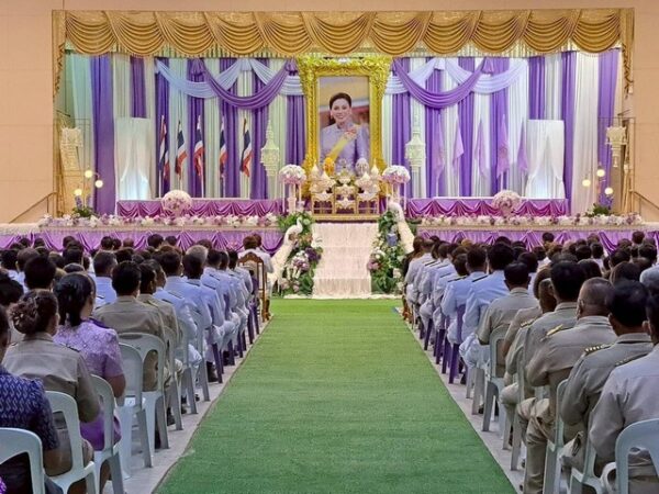 ลพบุรี นายอำเภอโคกสำโรง นำข้าราชการและพสกนิกรทุกหมู่เหล่า ร่วมพิธีทำบุญตักบาตร ถวายพระราชกุศล สมเด็จพระนางเจ้าฯ พระบรมราชินี เนื่องในโอกาสวันเฉลิมพระชนมพรรษา 3 มิถุนายน 2568