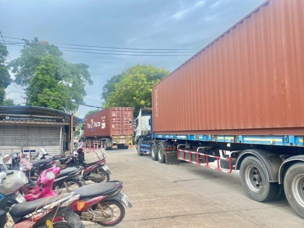 ตราด กปช.จต. สั่งควบคุมการเปิดปิดจุดผ่านแดนทุกประเภทตามแนวชายแดนไทย-กัมพูชา