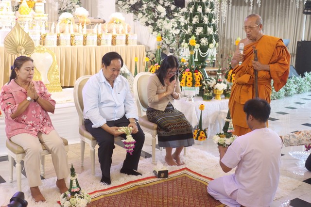 สมุทรปราการ-รองผู้บัญชาการนครบาล ร่วมพิธีปรงผมนาคบวชลูกชายนักธุรกิจใหญ่