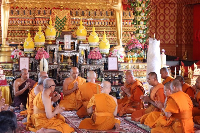 สมุทรปราการ-“เฮียมานพ” นักธุรกิจใหญ่!! บวชลูกชายโปรยทานนับแสน นักการเมือง นักธุรกิจ ร่วมอนุโมทนา