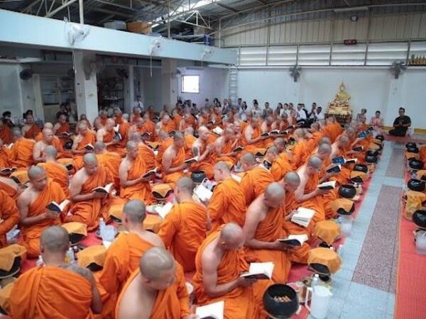 ทบ.จัดพิธีอุปสมบทหมู่เฉลิมพระเกียรติถวายเป็นพระราชกุศล พระบาทสมเด็จพระเจ้าอยู่หัวและสมเด็จพระพันปีหลวง ณ วัดบวรนิเวศวิหาร