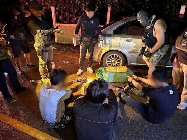 ตชด.237 กัดไม่ปล่อย! ไล่ล่ากลางสายฝน จับผู้ต้องหา 3 คน พร้อมยาบ้า 280,000 เม็ด