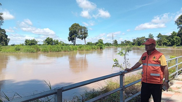 มุกดาหาร​ “ห้วยบังอี่” ระดับน้ำเริ่มลด – เปลี่ยนธงเป็นสีเหลือง เตือนประชาชนเฝ้าระวังต่อเนื่อง