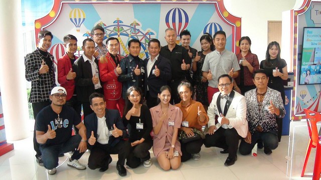 ปทุมธานี โตโยต้า ปทุมธานี ปิดฉาก “Hilux Festival: ยอดกระบะขวัญใจมหาชน” อย่างยิ่งใหญ่ พร้อมประกวดร้องเพลง “เสียงล้ำ…จากคนทำงาน” ชิงรางวัลรวม 14,000 บาท