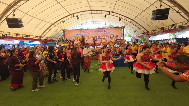 บุรีรัมย์ ไม่รอรัฐบาล ท้องถิ่นกระตุ้นเศรษฐกิจกันเองจัดงานของดีประจำถิ่น