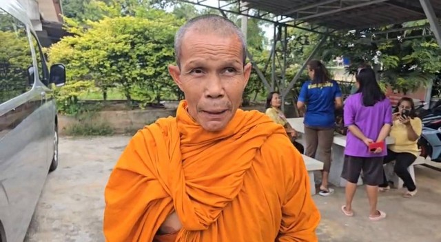 บุรีรัมย์ -ไล่ล่าระทึก มือฉกรถหลวงพ่อ หนีไม่รอดปืนอยู่บนยอดไม้