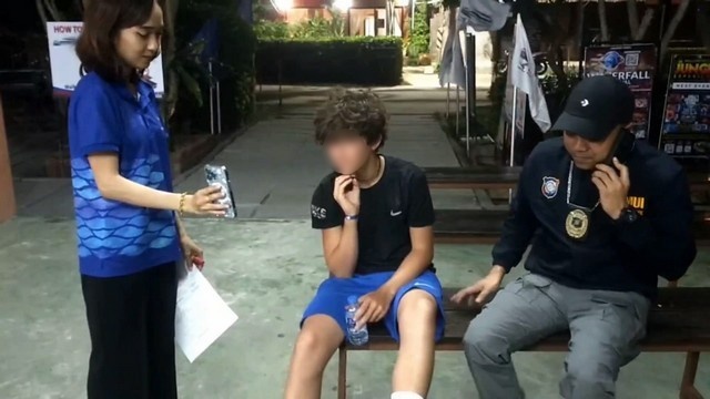 ตำรวจท่องเที่ยวระดม ค้นหาช่วยเหลือ เด็กชายฝรั่งเศษพลัดหลงจากครอบครัว ฝ่ายพ่อดีใจที่สุด ขอบคุณเจ้าหน้าที่น้ำตาคลอ