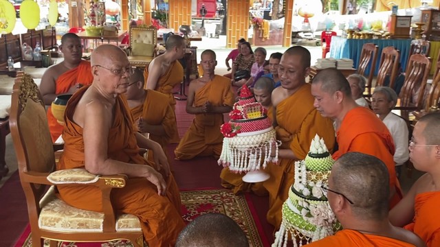เพชรบูรณ์ – วัดหลวงพ่อห้ามจน สวดเจริญพระพุทธมนต์ และพิธีสามีจิกรรม