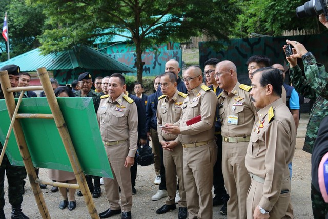 กมธ.ทหารฯ ลงพื้นที่ติดตามและดูงานรับฟังปัญหาด่านชายแดนความมั่นคง ณ อำเภอสังขละบุรี จังหวัดกาญจนบุรี