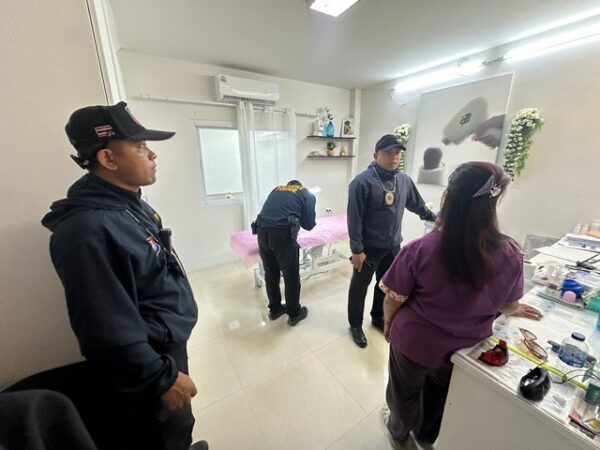 ตำรวจท่องเที่ยวจับคลีนิคเถื่อนของชาวรัสเซียรายได้งาม 3 แสนต่อเดือน