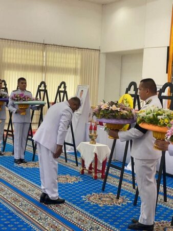 ร้อยเอ็ด…ในหลวง-พระราชินี พระราชทานน้ำหลวงอาบศพ 4 ทหารกล้าพลีชีพชายแดน ณ วัดบูรพาภิราม พระอารามหลวง จังหวัดร้อยเอ็ด ก่อนนำกลับภูมิลำเนาทหารหาร