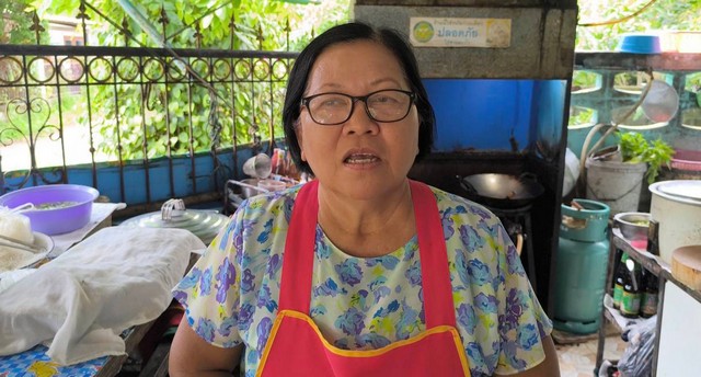 นครนายก – อร่อยในซอยร้านป้าติ๋มอาหารตามสั่ง อิ่มแบบจุกๆ ในราคา 40-50 บาท