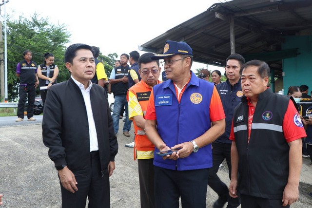 นครนายก – ผู้ว่าฯพร้อมคณะลงพื้นที่ตำบลบางอ้อ อำเภอบ้านนา ประตูระบายน้ำบางอ้อและประตูระบายน้ำคลองจมูกกลวง