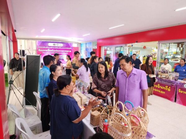 สุโขทัย-พช.สุโขทัยส่งเสริมการสร้างรายได้จากกิจการอาหารปลอดภัย ต่อยอดสำหรับเชื่อมโยงช่องทางการตลาดผู้ประกอบการ