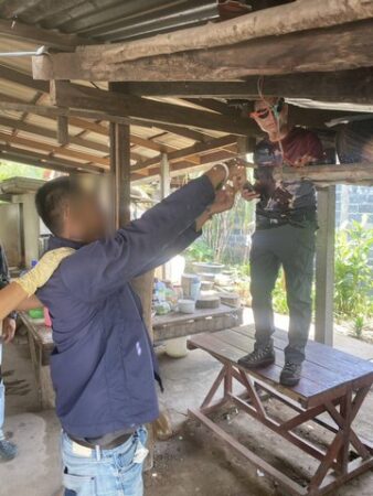 มุกดาหาร​-พี่ชายคลั่ง! ยิงดับน้องชายแท้ ๆ 5 นัด เหตุ “เมาแล้วชอบหาเรื่องขัดแย้ง”