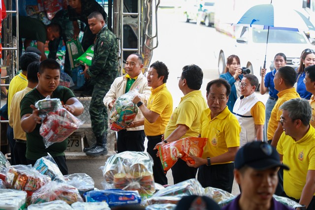กาฬสินธุ์-สายธารน้ำใจผู้บริหาร บุคลากร ครู นักเรียน สพม.กาฬสินธุ์ส่งต่อความห่วงใยทหารกล้า