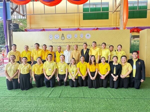 ปทุมธานี หน่วยแพทย์อาสาตรวจสุขภาพพระภิกษุสงฆ์ ธรรมยุตนิกาย มหานิกาย ทั้งจังหวัดปทุมธานี พระภิกษุสงฆ์เข้าร่วมโครงการกันอย่างมากมาย