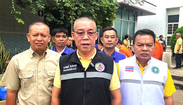 พิจิตร-ผู้ว่าฯพิจิตร นำแถลงข่าวปฏิบัติการปราบปรามยาเสพติดตามนโยบาย มท.1