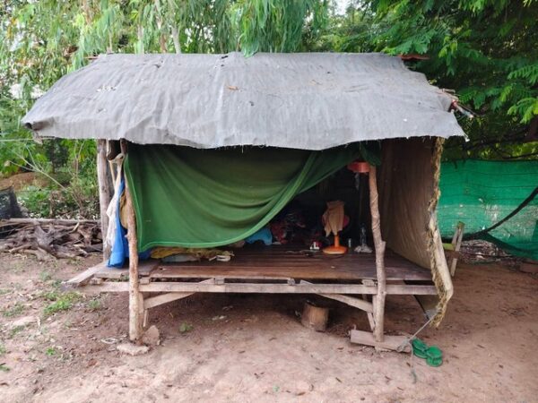 บุรีรัมย์ เผยภูมิหลัง บ้านพลทหารกล้าแร้นแค้นไม่มีไฟไม่มีน้ำ สว เยี่ยมเหน็บ รบ