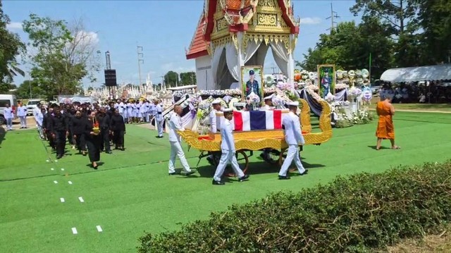 บุรีรัมย์ -สมเกียรติพระราชทานเพลิงศพนักรบแนวหน้าเพื่อนร่วมรบเผยนาที
