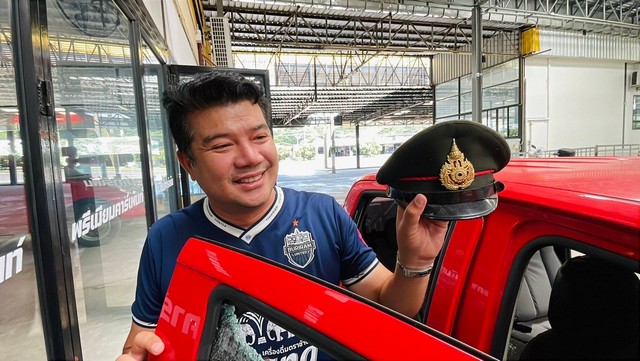 บุรีรัมย์-เสี่ยอู่ซ่อมจัดให้ รถทหารถูกสะเก็ดระเบิดซ่อมรถฟรีไม่อั้น