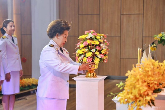 อยุธยา – นายกองค์การบริหารส่วนจังหวัดพระนครศรีอยุธยา ร่วมพิธีวางพานพุ่มถวายราชสักการะ “พระบิดาแห่งวิทยาศาสตร์ไทย” งานสัปดาห์วิทยาศาสตร์แห่งชาติ ส่วนภูมิภาค ประจำปี 2568