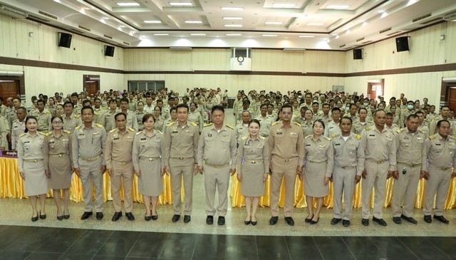 กาฬสินธุ์เชิดชูเกียรติกำนัน ผู้ใหญ่บ้านทุ่มเทเสียสละบำบัดทุกข์ บำรุงสุขให้แก่ประชาชน