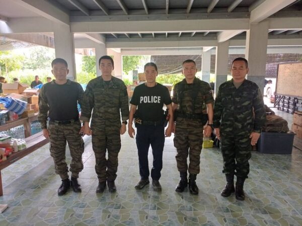 “พล.ต.อ.จักรทิพย์” เยี่ยม ส่งเสบียง ตชด.ชายแดน จ.สุรินทร์ ให้กำลังใจรักษาแผ่นดิน “ช้างศึก 2” ย้ำ ดูแลกำลังใจ ความปลอดภัยแนวหน้าเต็มที่ 1,500 ตชด.หน้าแนว ให้คำมั่นตรึงพื้นที่เข้ม รักษาอธิปไตยไทย