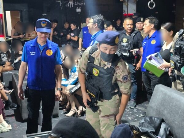 ปกครองจังหวัด บางละมุง ตร.พัทยา ตรวจร้านเหล้าพัทยา ป้องปรามผิดกฎหมาย