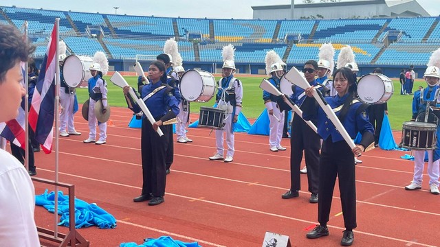 สงขลา-นายก อบจ.สงขลา ชื่นชมวงโยธวาทิต รร.แจ้งวิทยา โชว์พลังสร้างสรรค์ สื่อสารกำลังใจถึงทหารชายแดนไทย-กัมพูชา ในพิธีเปิดกีฬาสี “กัลปพฤกษ์เกมส์”