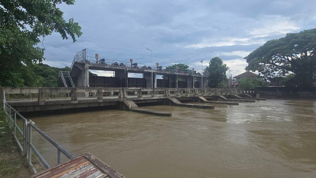 ลำพูน – นอ.ป่าซาง สั่งการให้ปลัดอำเภอฝ่ายความมั่นคง ลงพื้นที่ติดตามเฝ้าระวังสถานการณ์น้ำปิงที่มีแนวโน้มสูงขึ้น