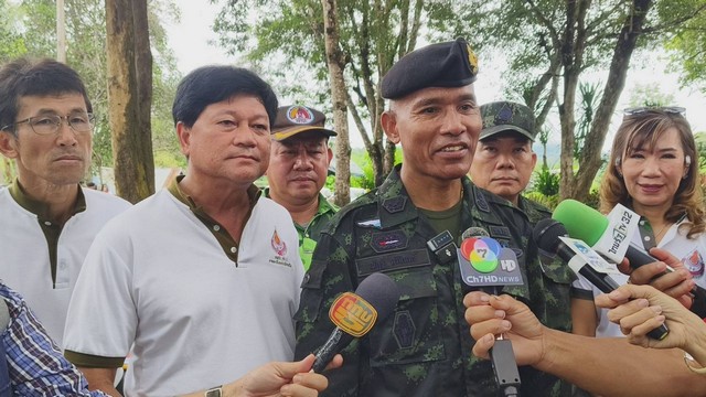 พสบ.ทภ.2 รุ่นที่ 2 จัดเต็มให้กำลังใจที่เสียสละปกป้องอธิปไตยเลี้ยงหมูกระทะ 100 เตา ทหารชายแดนไทย-กัมพูชา