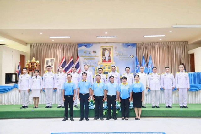 ลำพูน – ผู้ว่าฯลำพูน ประธานพิธีมอบเงินพระราชทานขวัญถุงกองทุนแม่ของแผ่นดิน ประจำปี 2568 แก่ผู้แทนหมู่บ้านกองทุนแม่ของแผ่นดิน