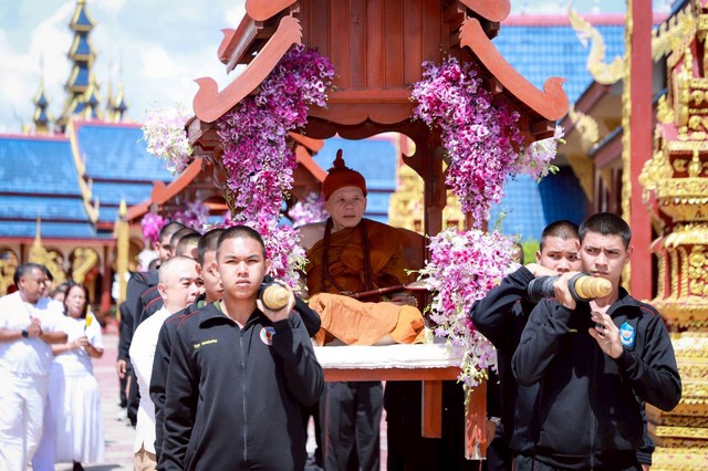 สุโขทัย-พระบาทสมเด็จพระเจ้าอยู่หัว ทรงพระกรุณาโปรดเกล้าฯให้เชิญสิ่งของพระราชทาน ณ วัดพิพัฒน์มงคล อำเภอทุ่งเสลี่ยม จังหวัดสุโขทัย