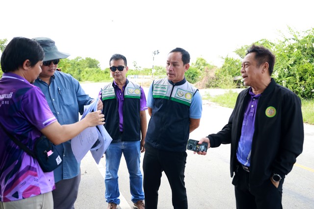 พิษณุโลก รองนายก อบจ.พิษณุโลก ลงพื้นที่ติดตามการจัดทำป้ายชื่อสายทาง-หลัก กม.- ป้ายแจ้งถนนชำรุด ทุกสายทางเพื่ออำนวยความสะดวกให้ประชาชน