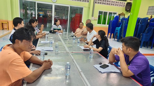 พังงา-องค์กรปกครองส่วนท้องถิ่นลงพื้นที่แก้ไขปัญหาความเดือนร้อนของชาวบ้านเรื่องถนน ต.ท่านา ที่ชำรุด