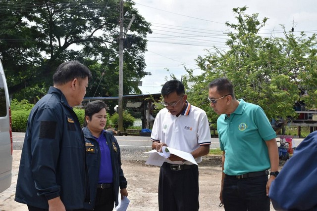 พิจิตร-ป.ป.ช.พิจิตรลงพื้นที่ตรวจถนน15ล้านใช้งานยังไม่ถึงปีพังเสียหายซะแล้วให้แขวงทางหลวงชนบทควรสั่งผู้รับจ้างเร่งซ่อมเพราะยังอยู่ในช่วงประกันสัญญา