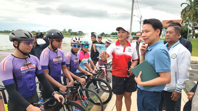พิจิตร-“อรรถกร”รมว.ท่องเที่ยวบุกเมืองชาละวันเยี่ยมชมบึงสีไฟพร้อมจะส่งเสริมด้านท่องเที่ยวและกีฬาเพื่อกระตุ้นเศรษฐกิจเมืองรอง  