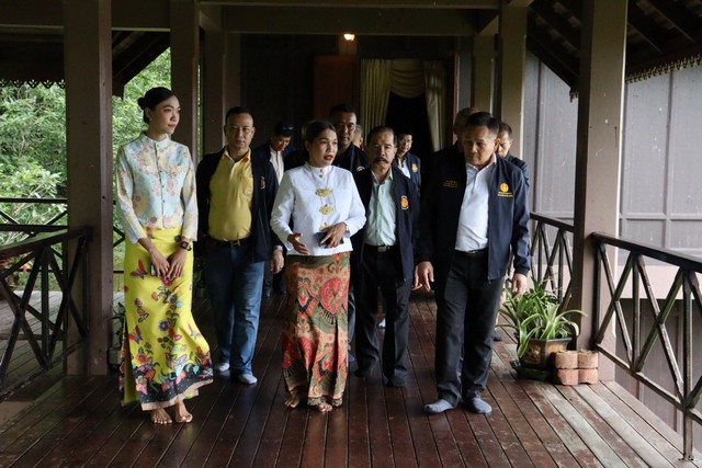 กมธ.การทหาร ลงพื้นที่รับทราบความมั่นคงในเชิงมิติสังคมและบทบาทของวัดในฐานะศูนย์รวมจิตใจ และเป็นแหล่งบ่มเพาะคุณธรรมให้แก่ประชาชนในพื้นที่ ณ วัดสุวรรณคีรีวิหาร อำเภอเมืองระนอง จังหวัดระนอง